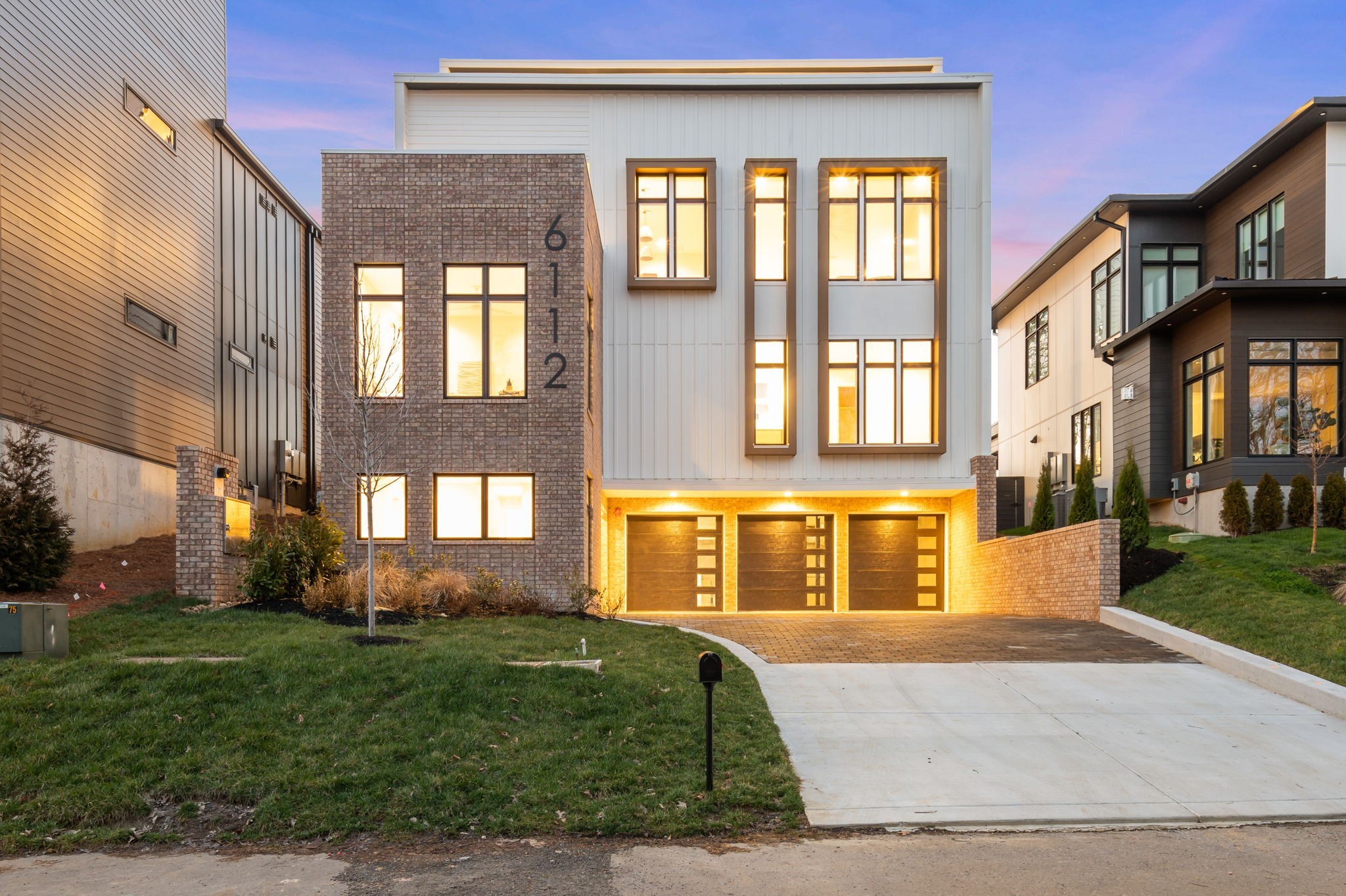 6112 Hill Circle Dr