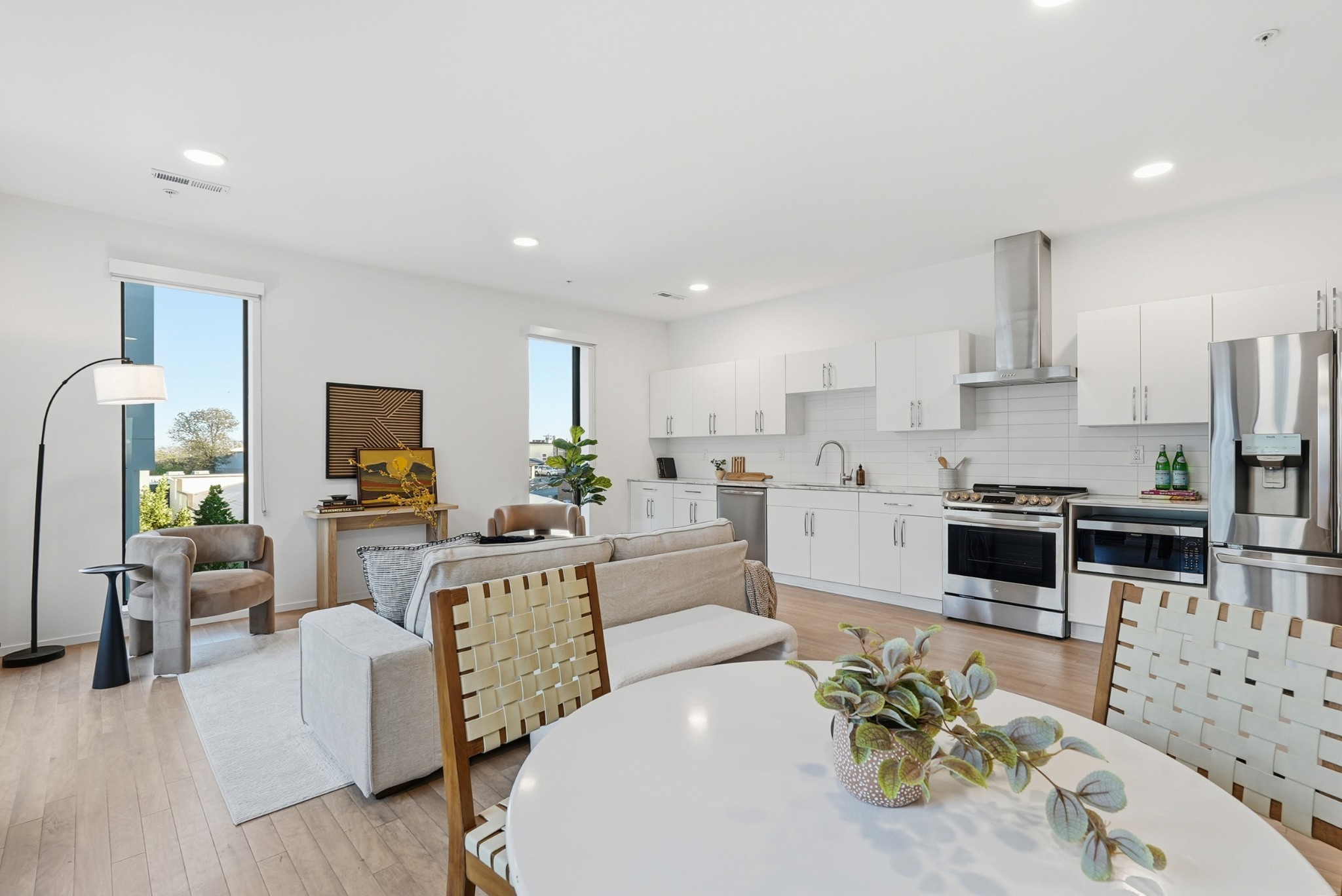 806 Olympic St Unit: 200