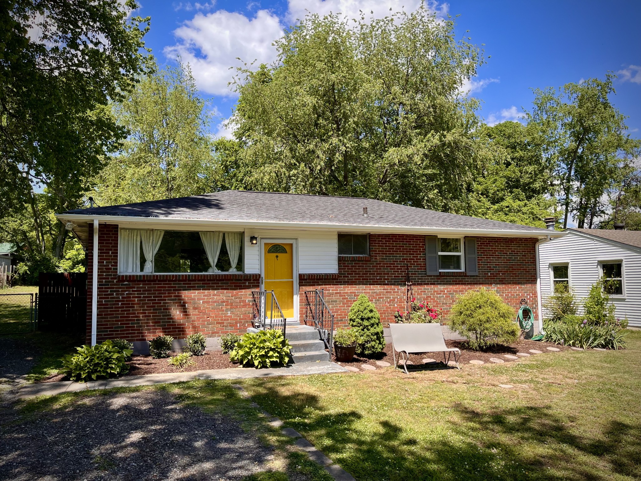 2920 Twin Lawn Dr