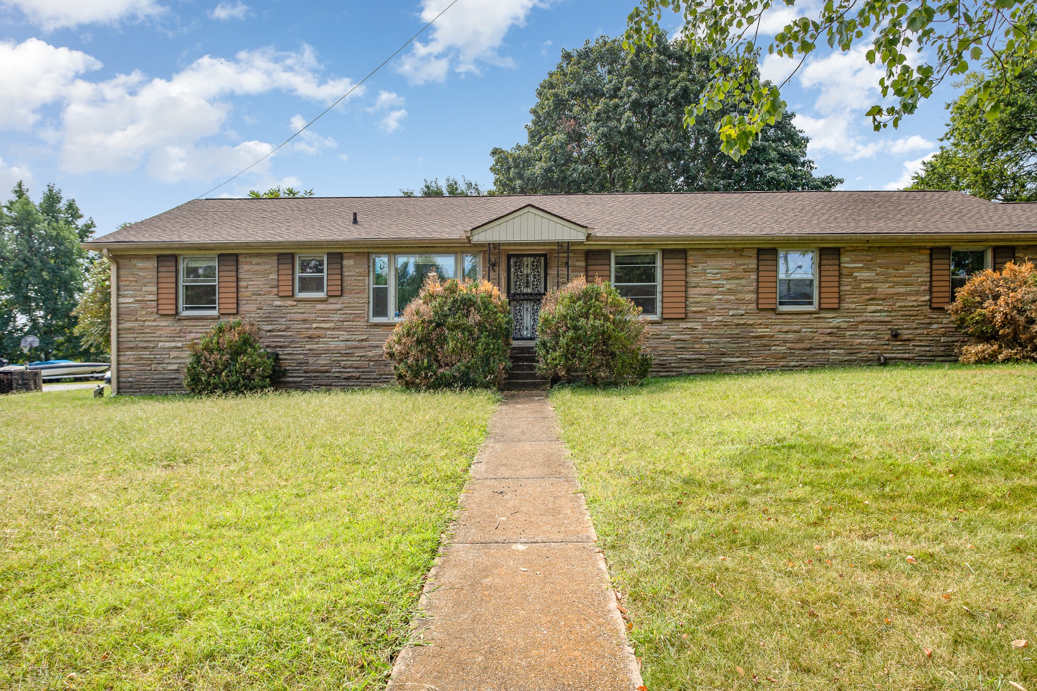 2610 Carter Ave Unit: B