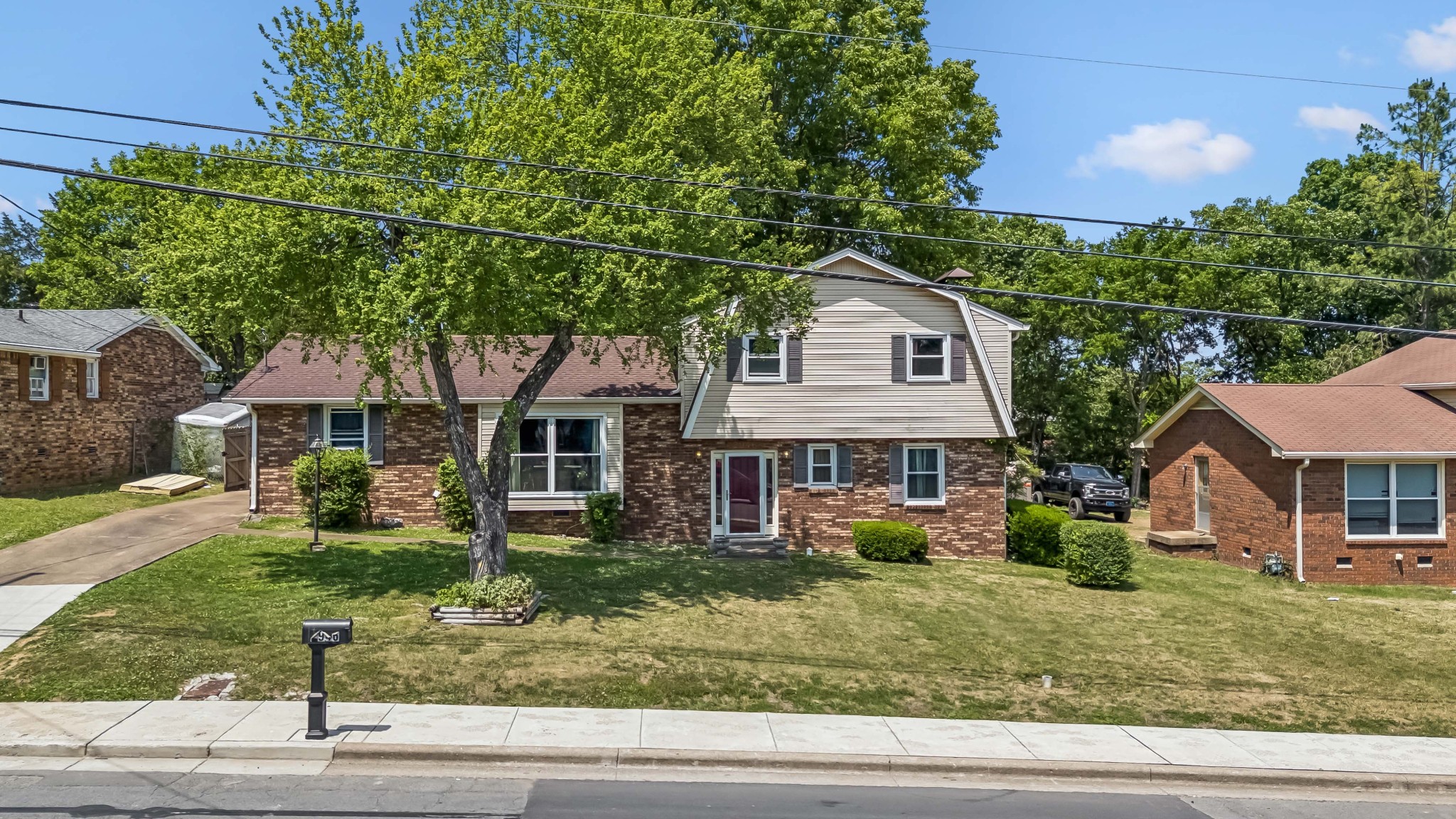 2946 Anderson Rd