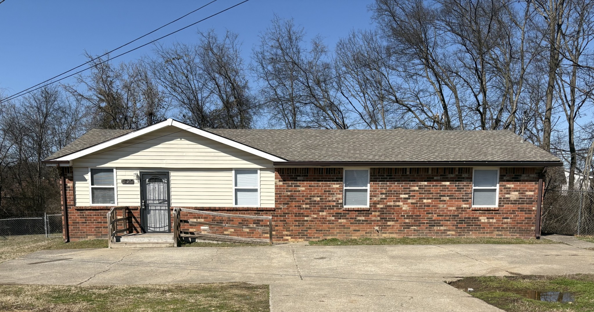 809 Brickmont Ct