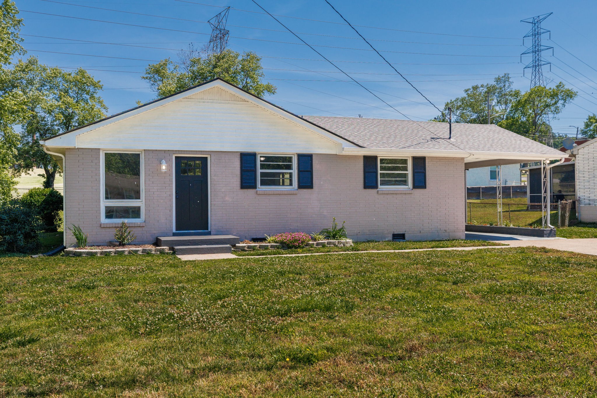 3228 Cloverwood Dr