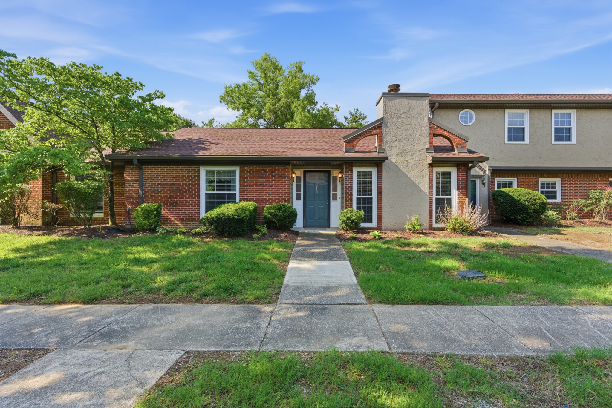 216 Highland Villa Cir