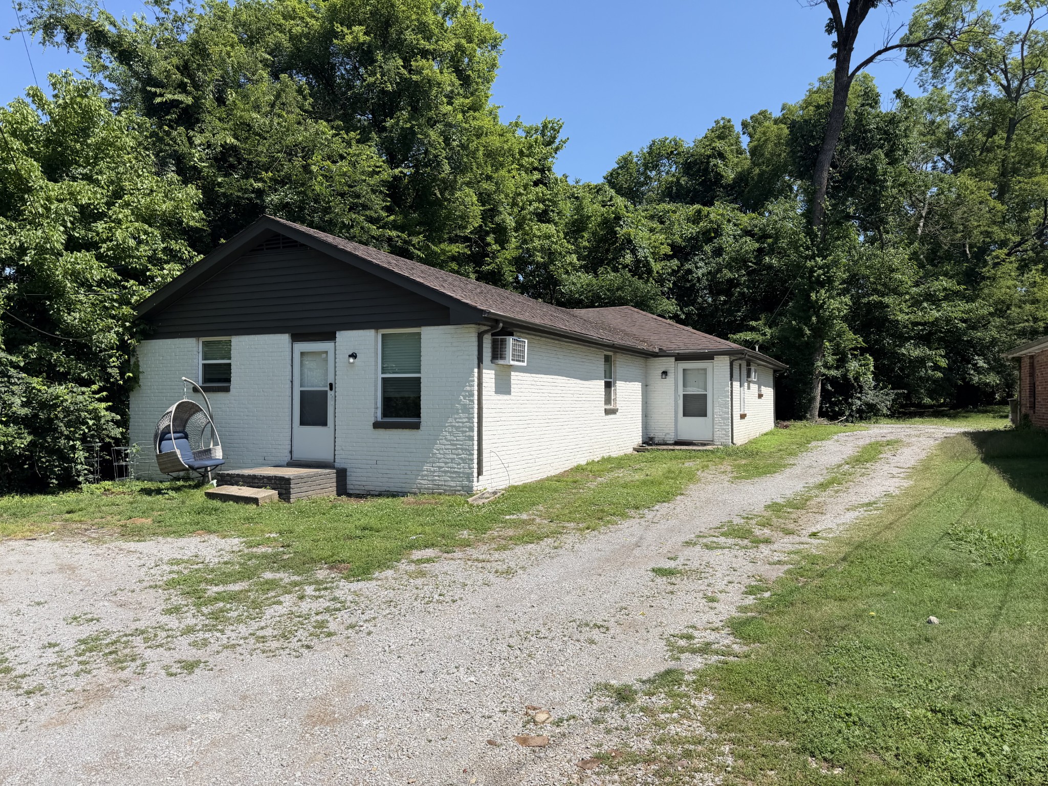 905 Blue Ridge Dr Unit: B