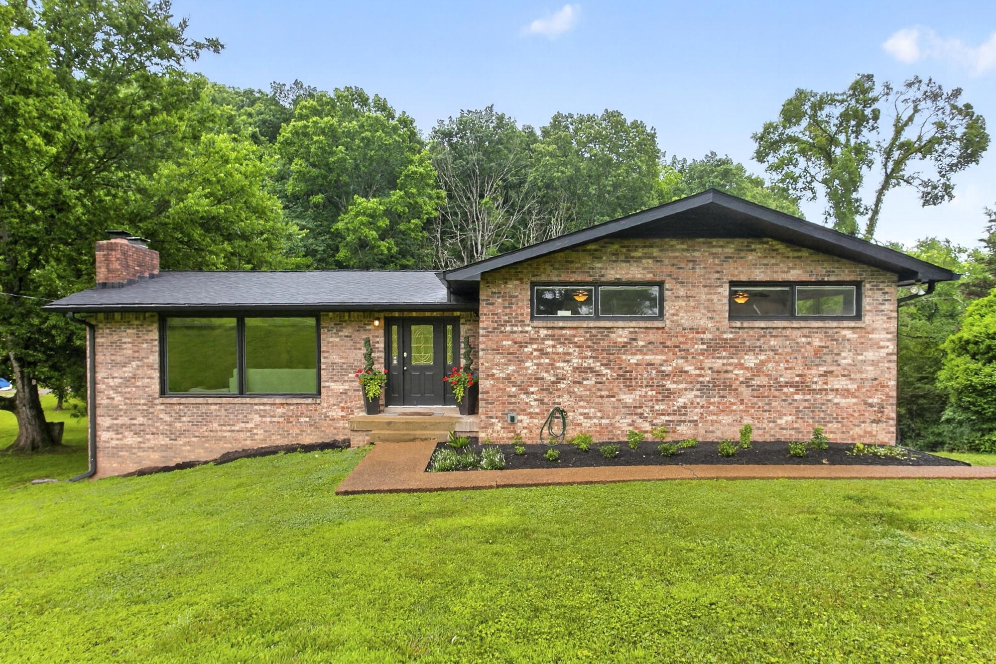 9077 Old Charlotte Pike