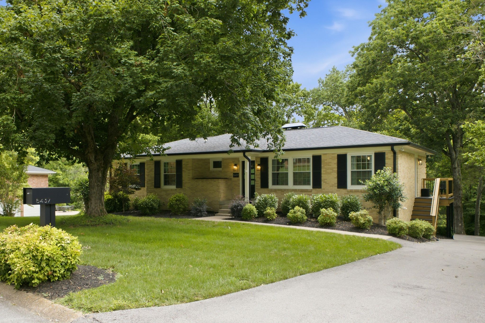 5437 Hill Road Cir