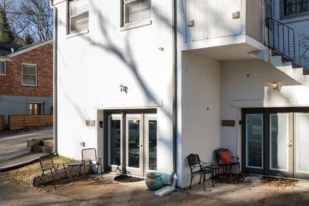 3703B Woodmont Blvd Unit: Lower