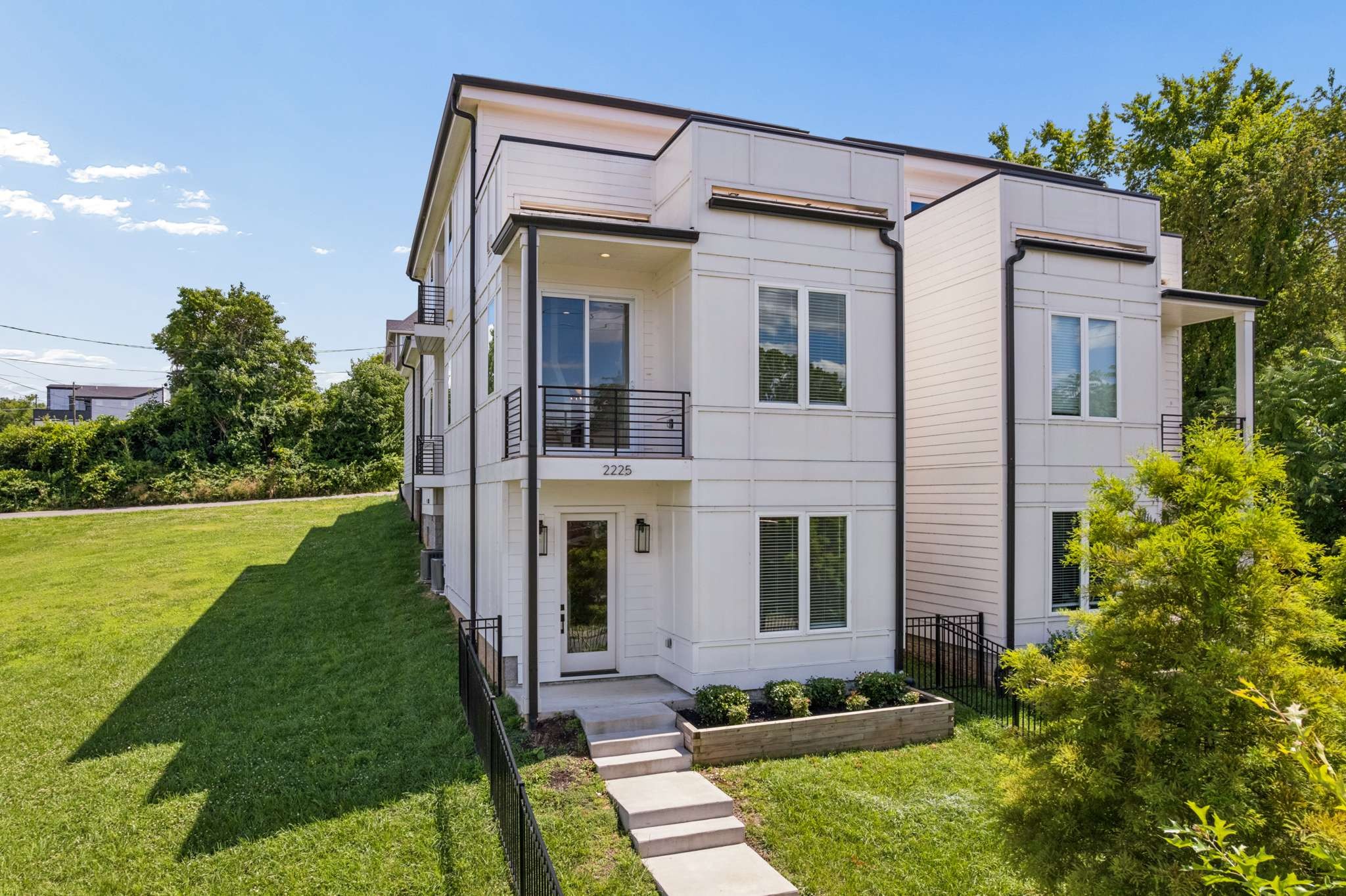 2225 Herman St