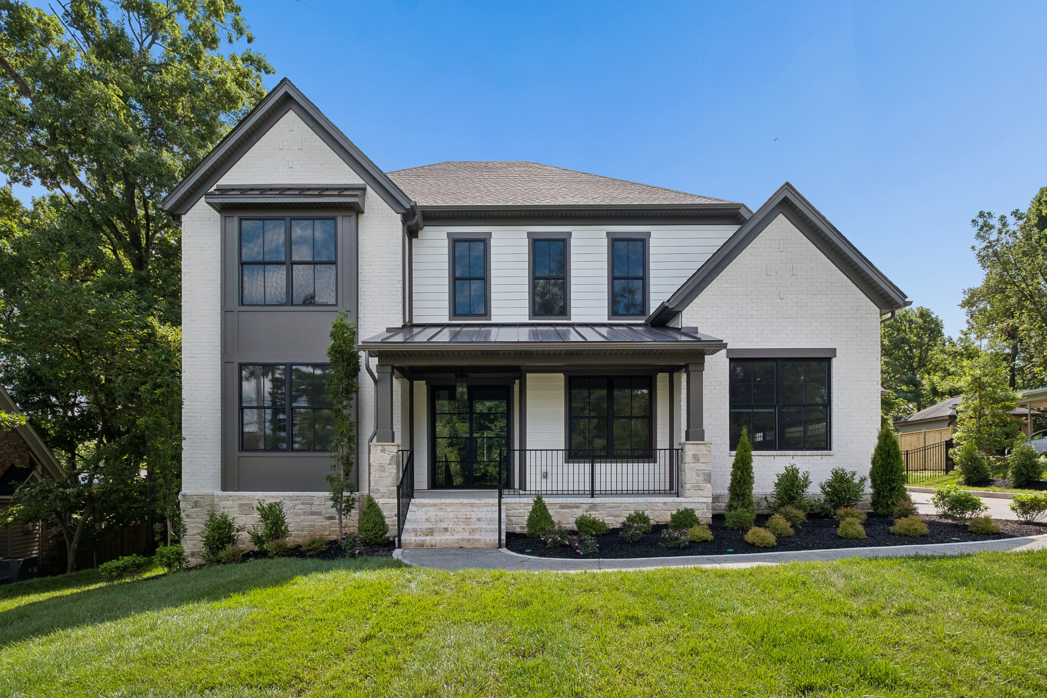 2808 White Oak Dr