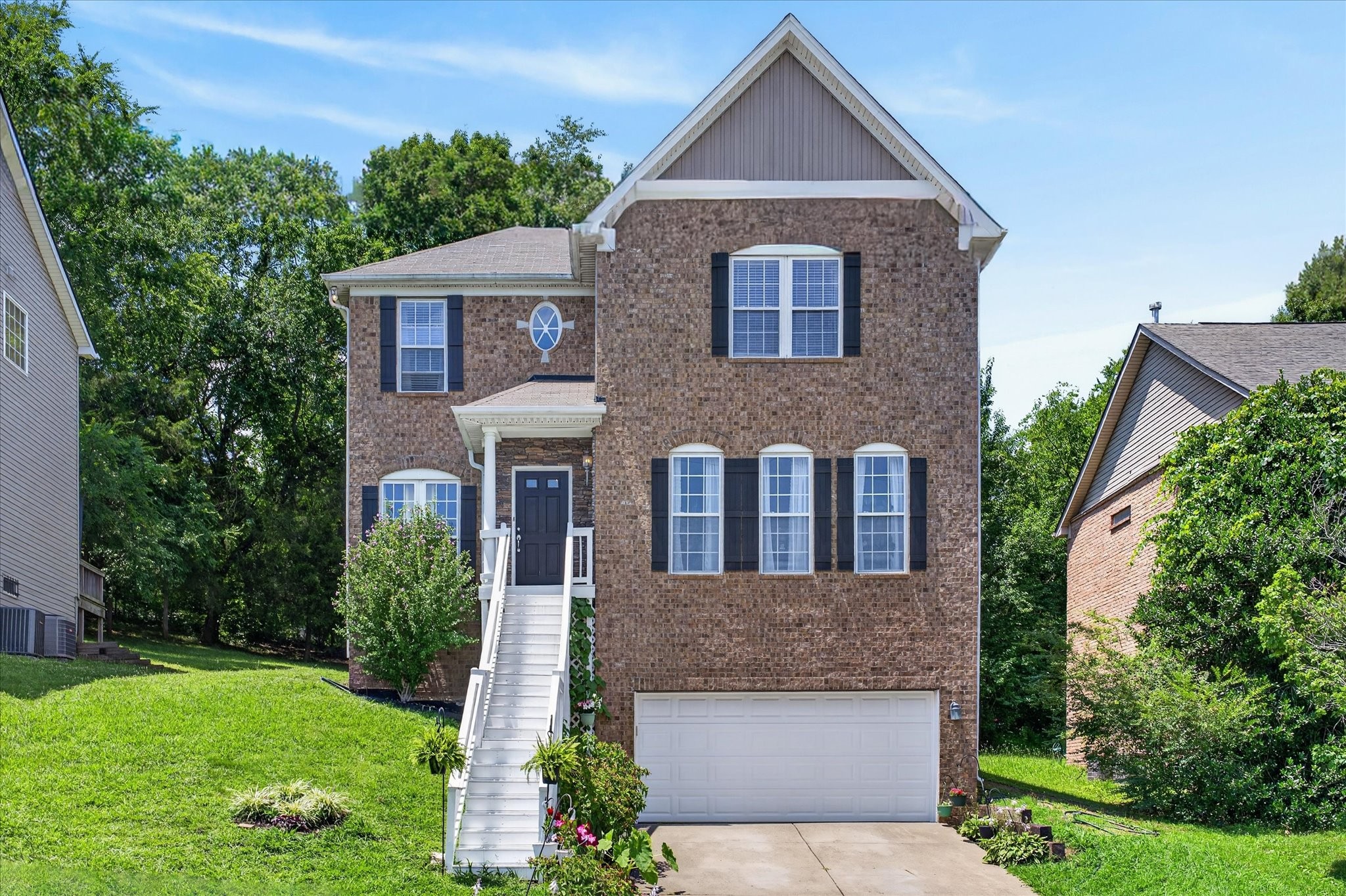 2040 Harvest Ln