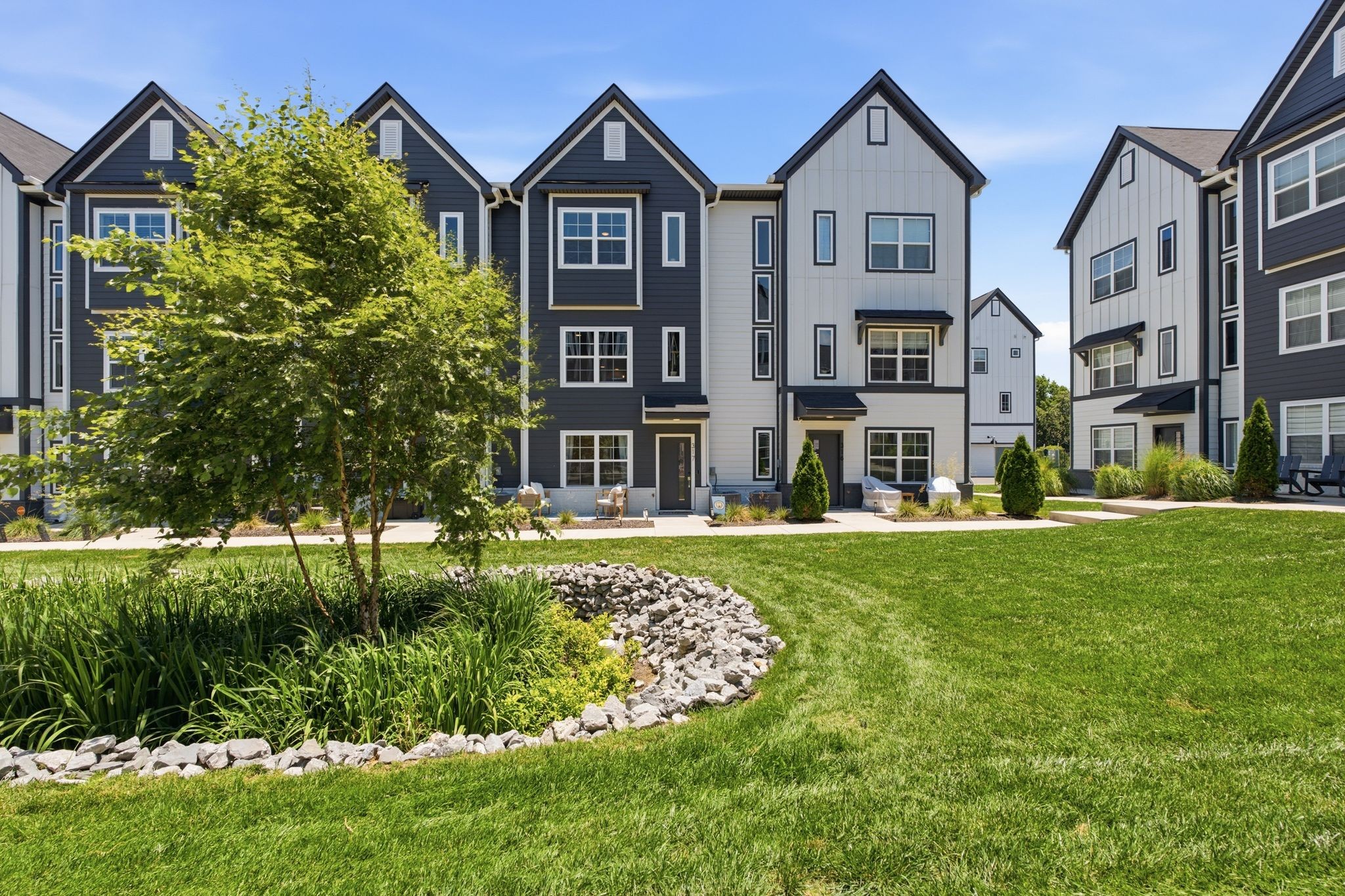 700 N DuPont Ave Unit: 317