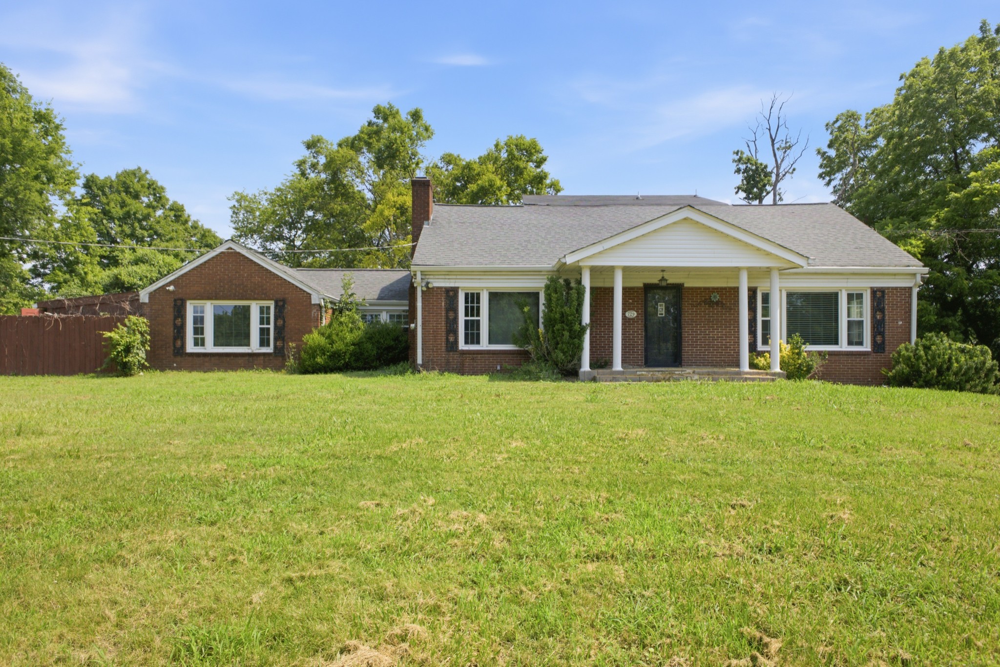 729 Greymont Dr