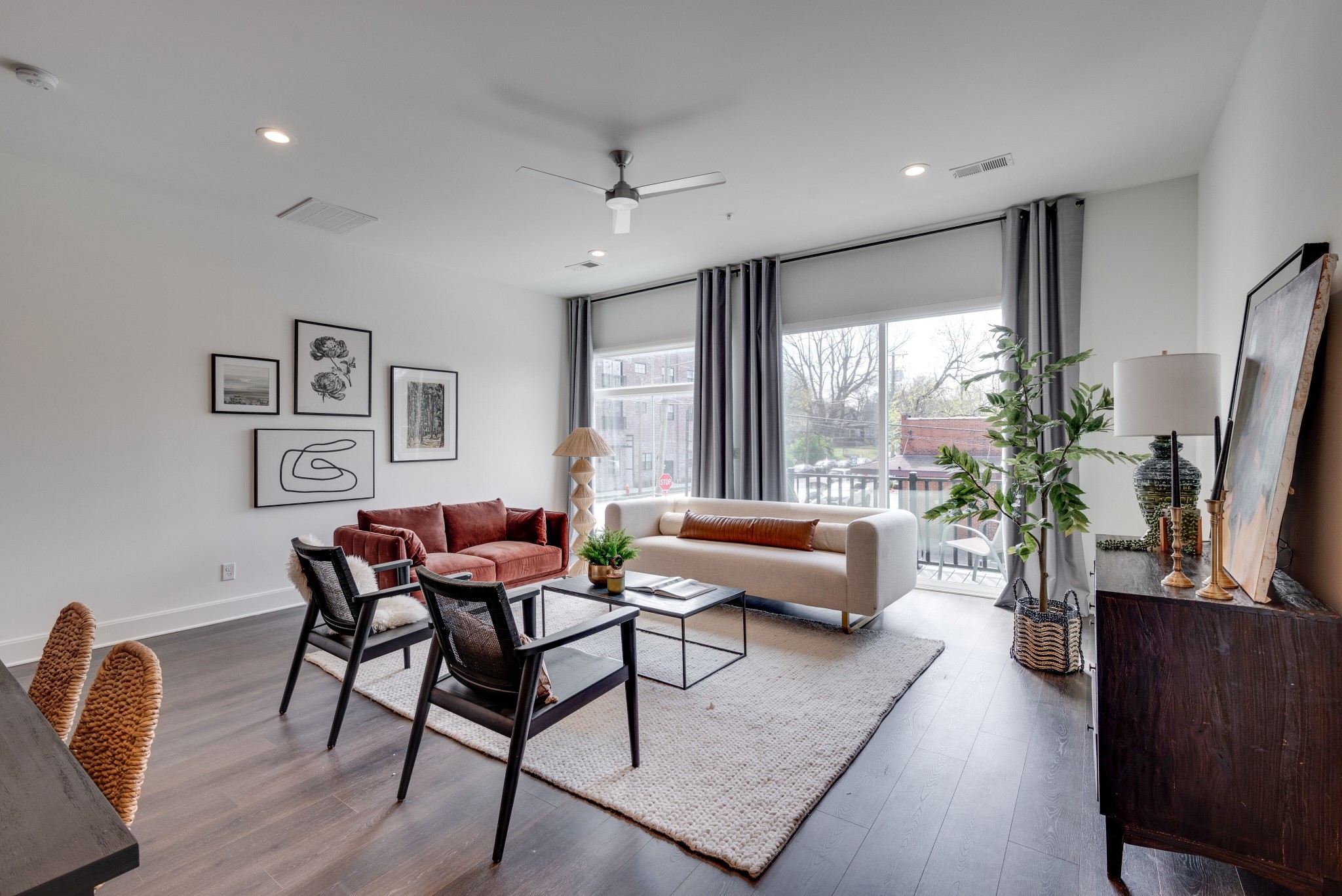 345 Douglas Ave Unit: 201