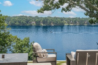389 Green Harbor Rd