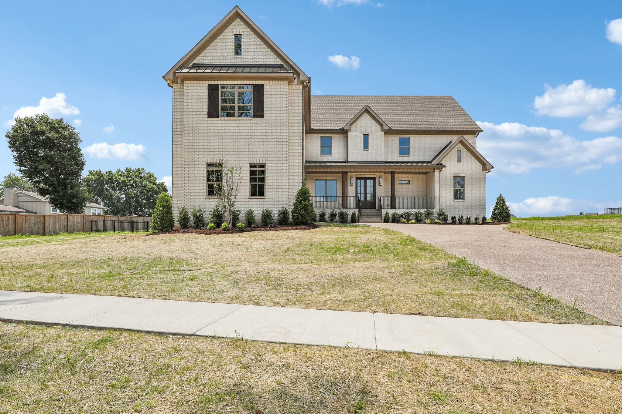 335 Raintree Dr