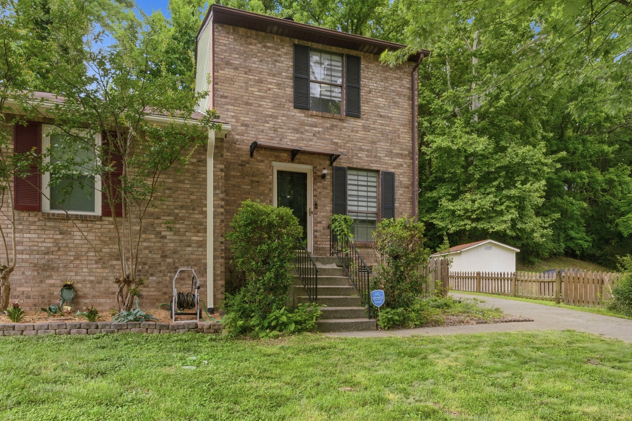 3332 Lakeside Pl