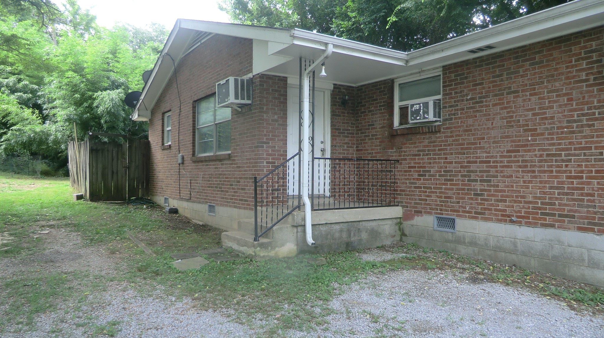 6419 Premier Dr Unit: B