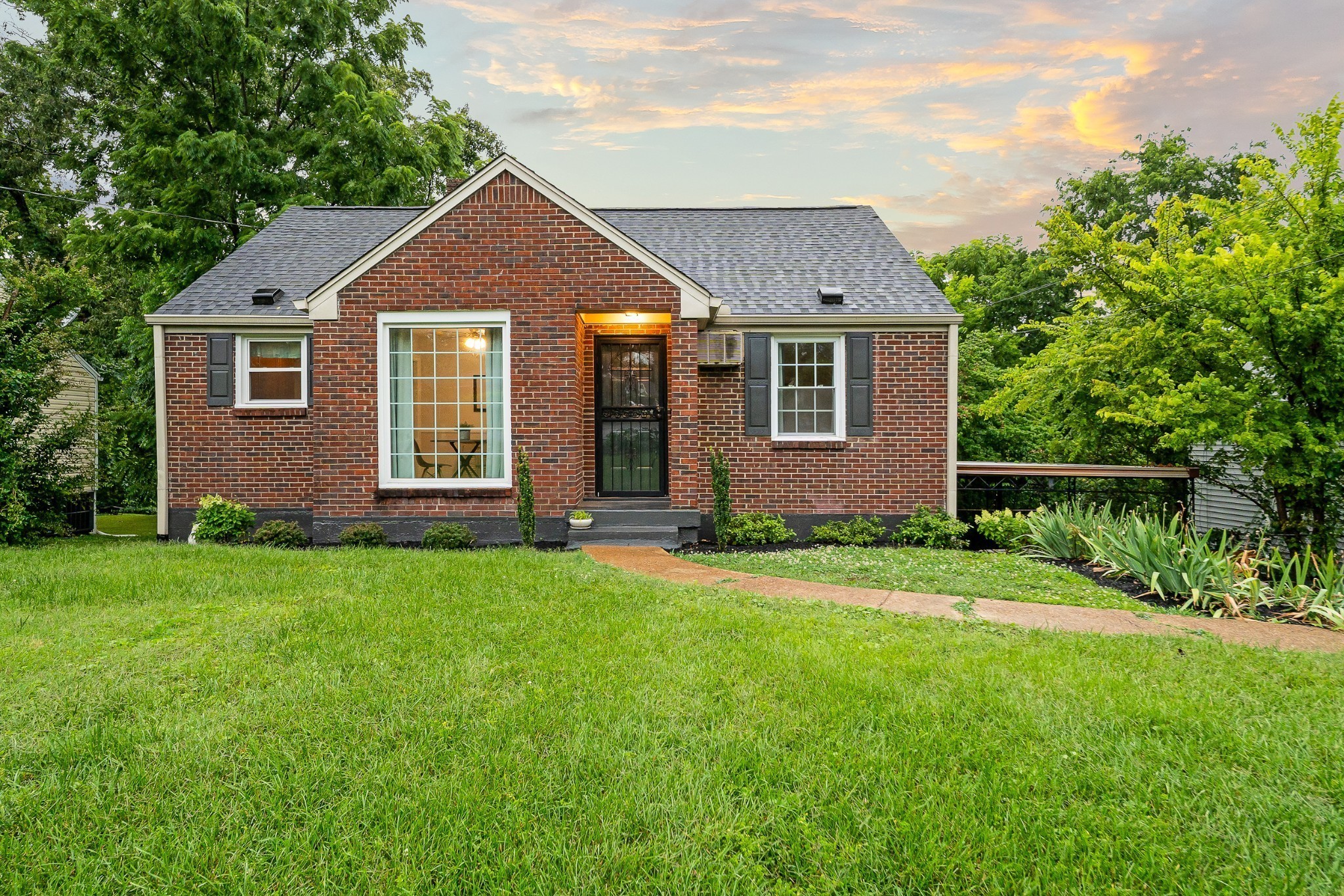 1219 Saturn Dr