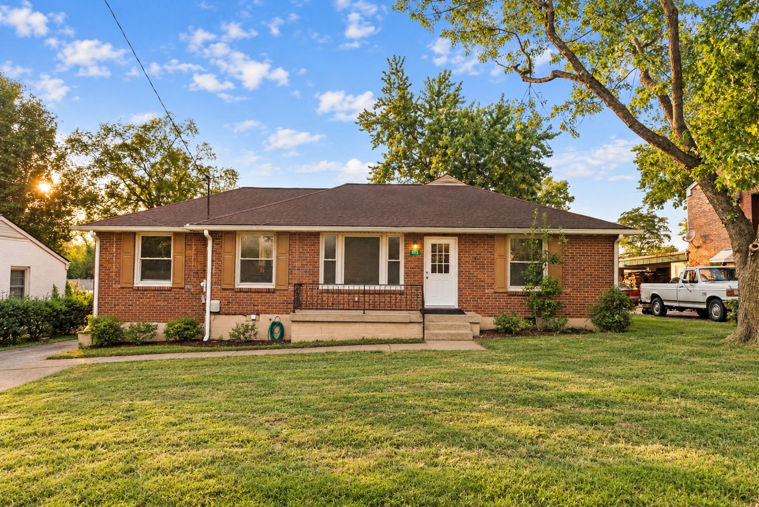 513 Annex Ave