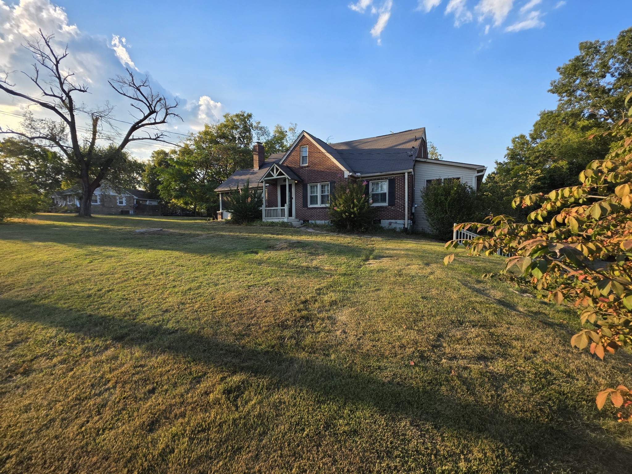 322 E Campbell Rd