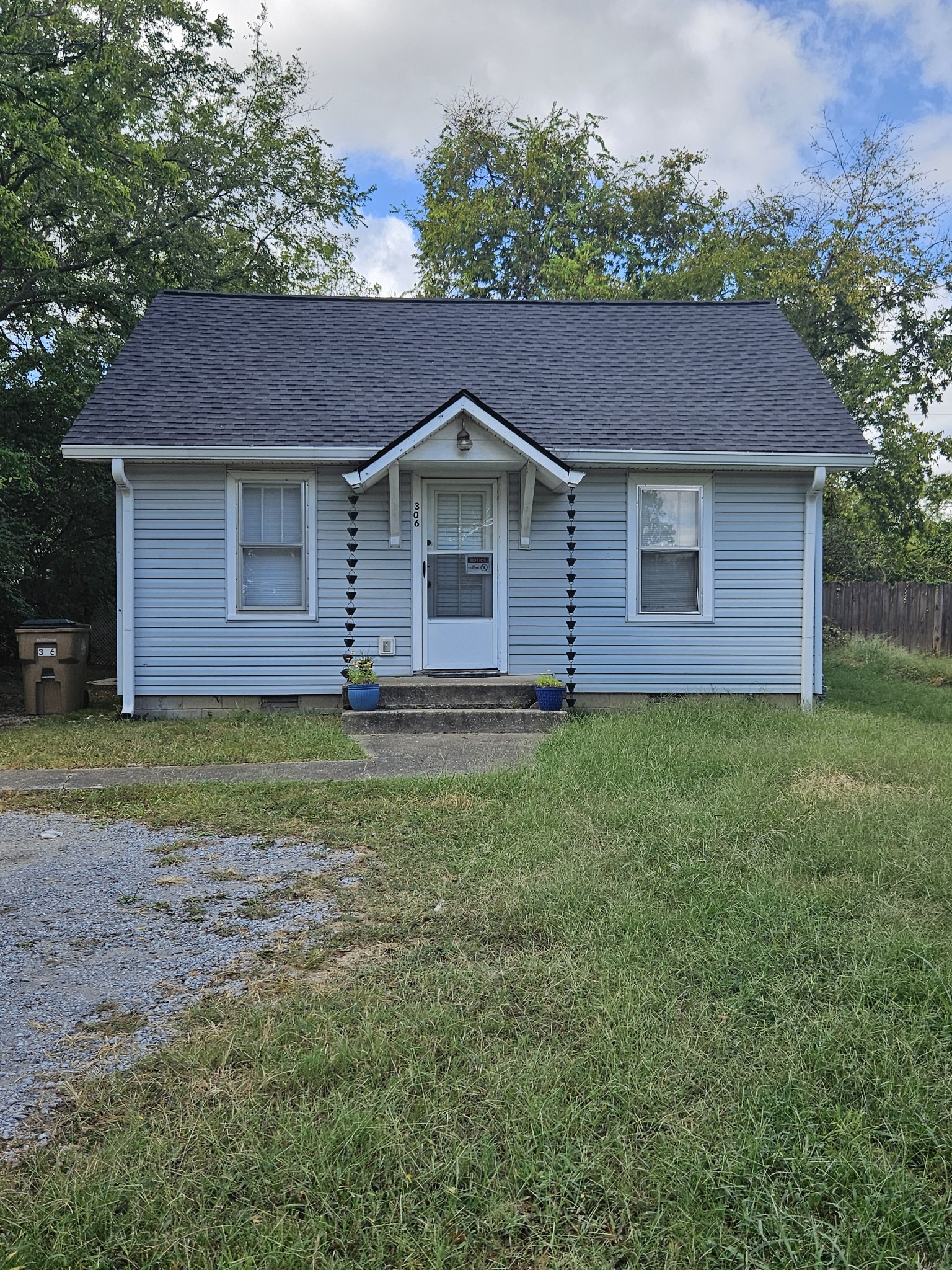 306 McArthur Dr
