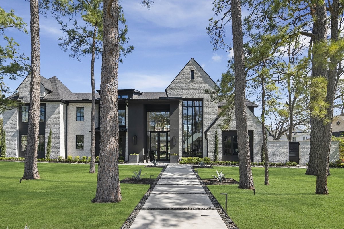7035 Hyde Park Trail