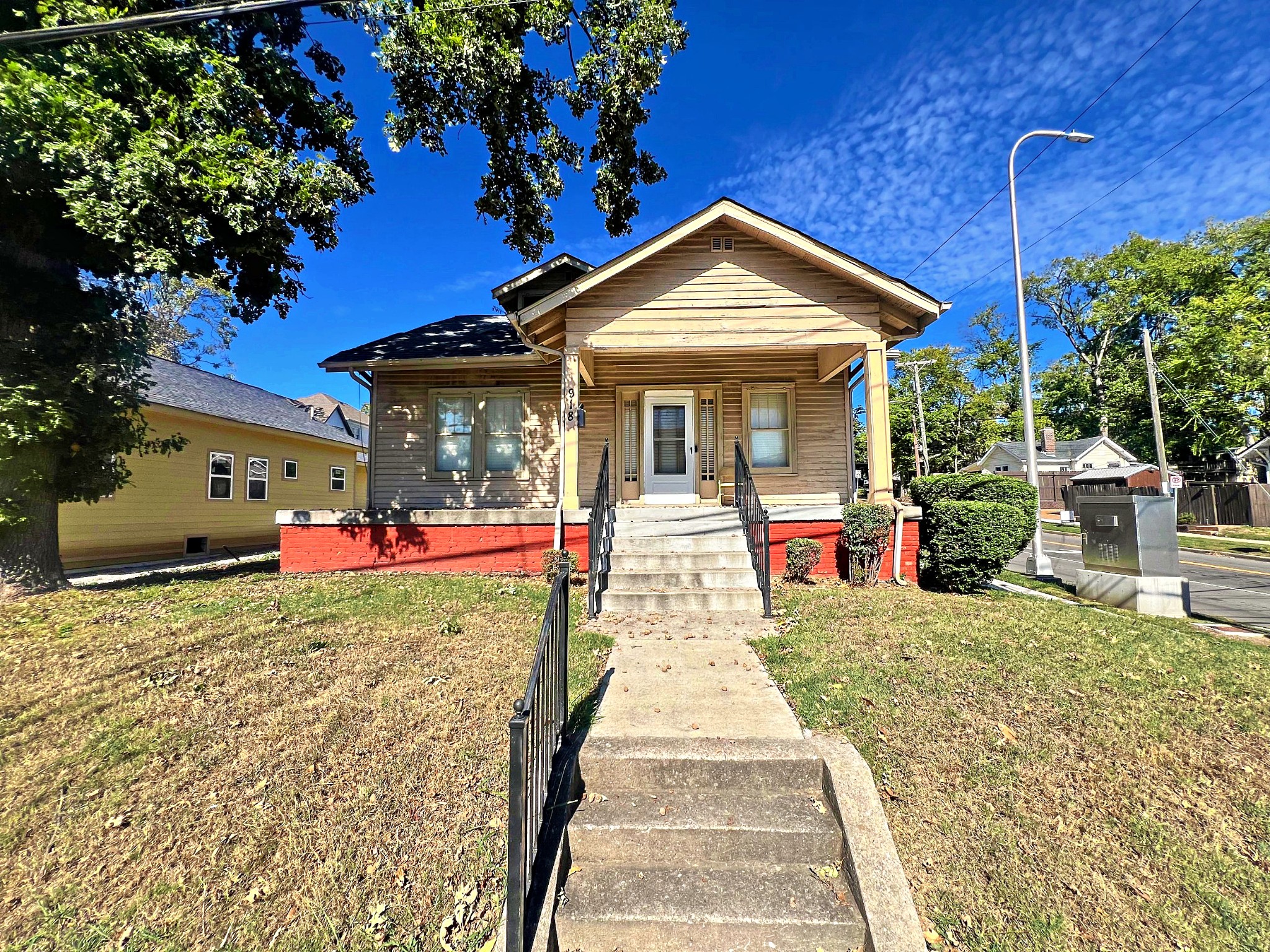 918 Wedgewood Ave