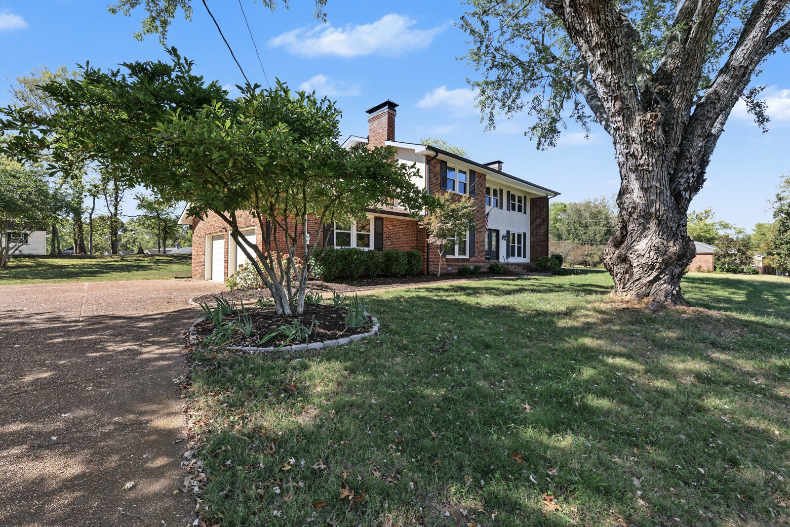 1213 Twin Springs Dr