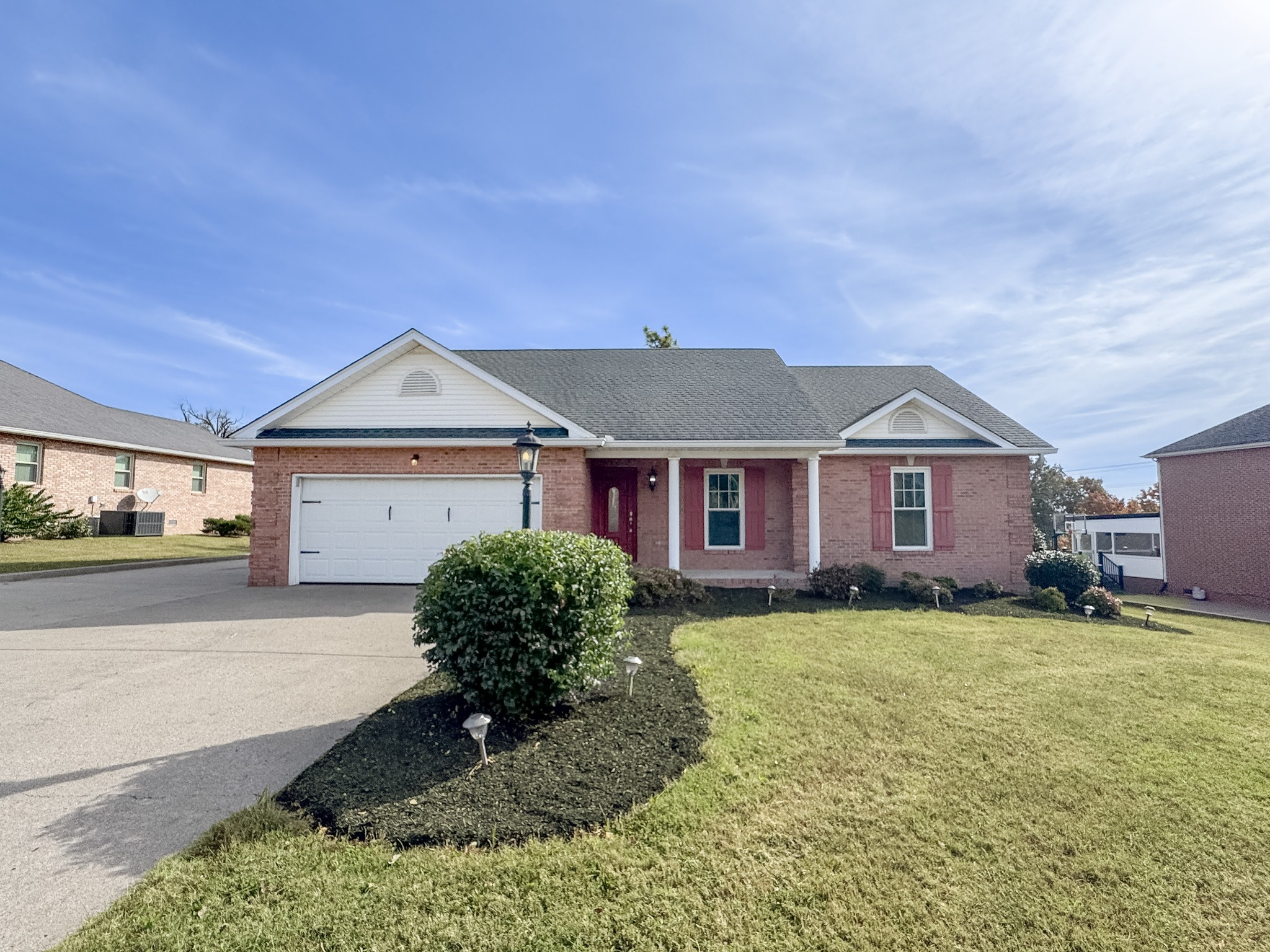 415 Woodlands Dr