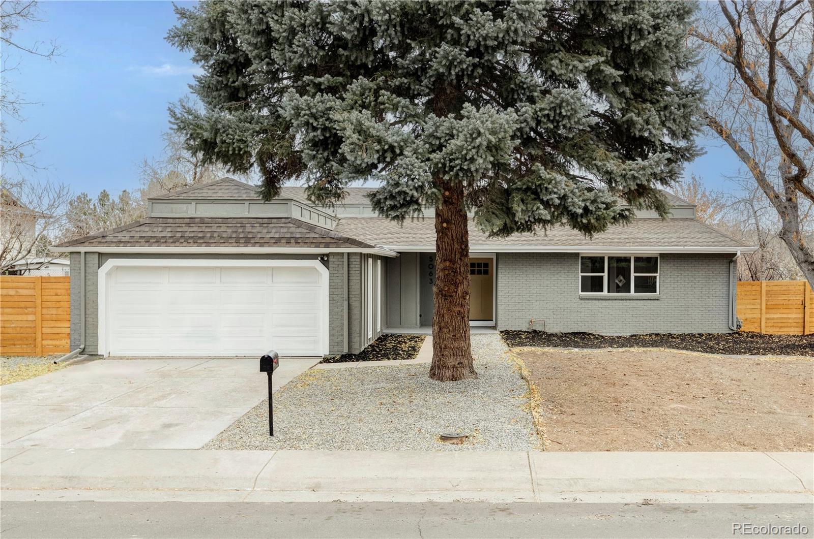 5063 W Radcliff Avenue