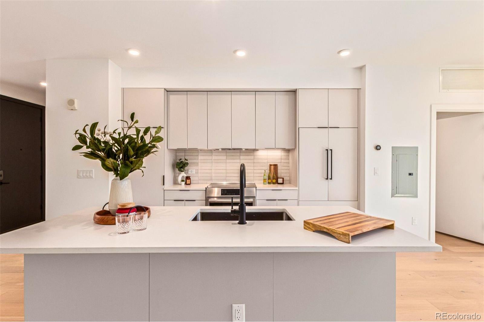 1601 Park Avenue Unit: 214