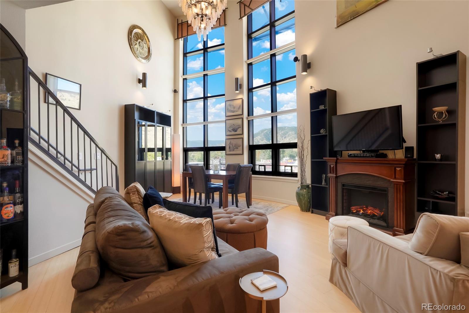 4520 Broadway Street Unit: 207