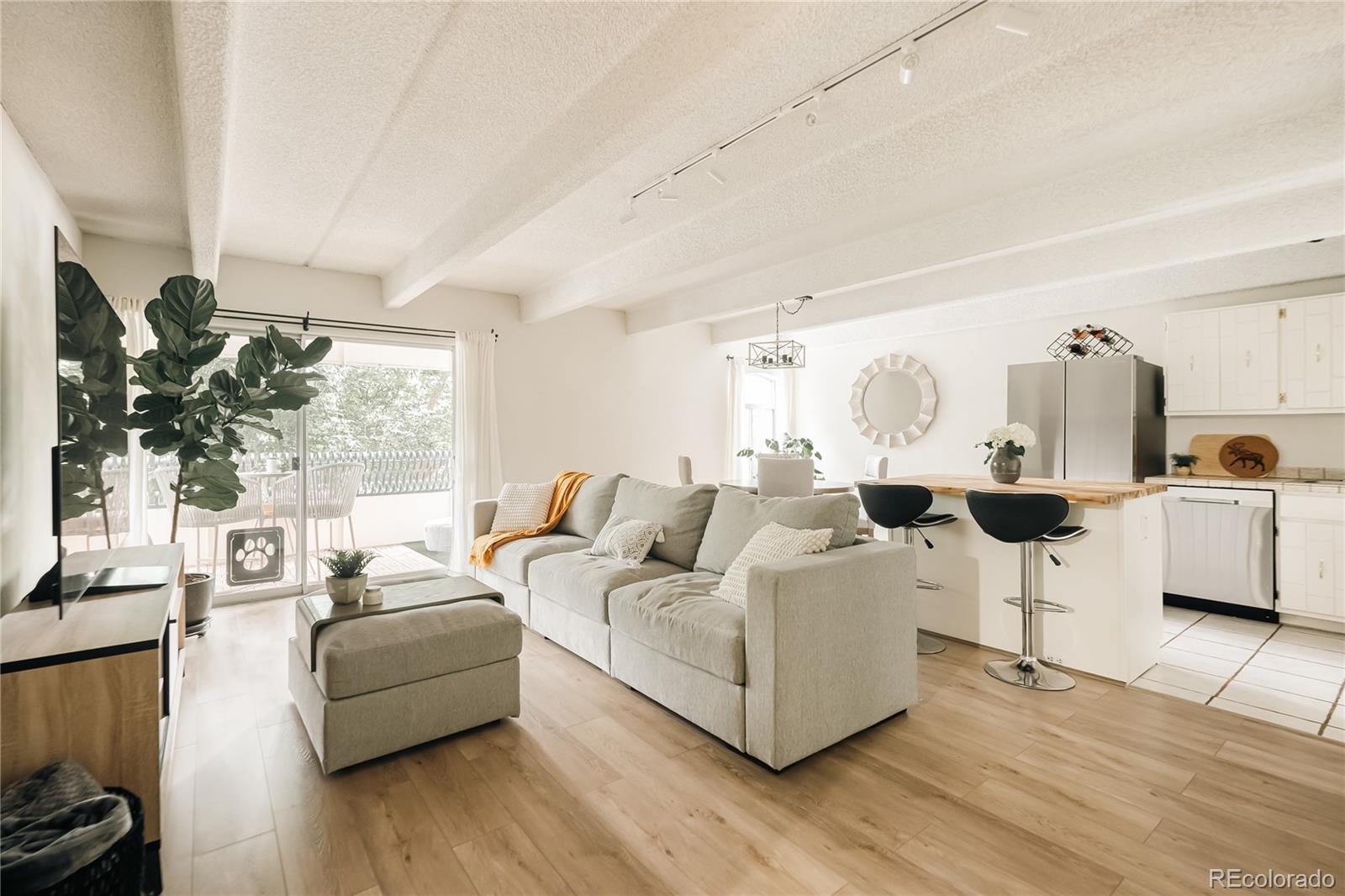1365 Columbine Street Unit: 204