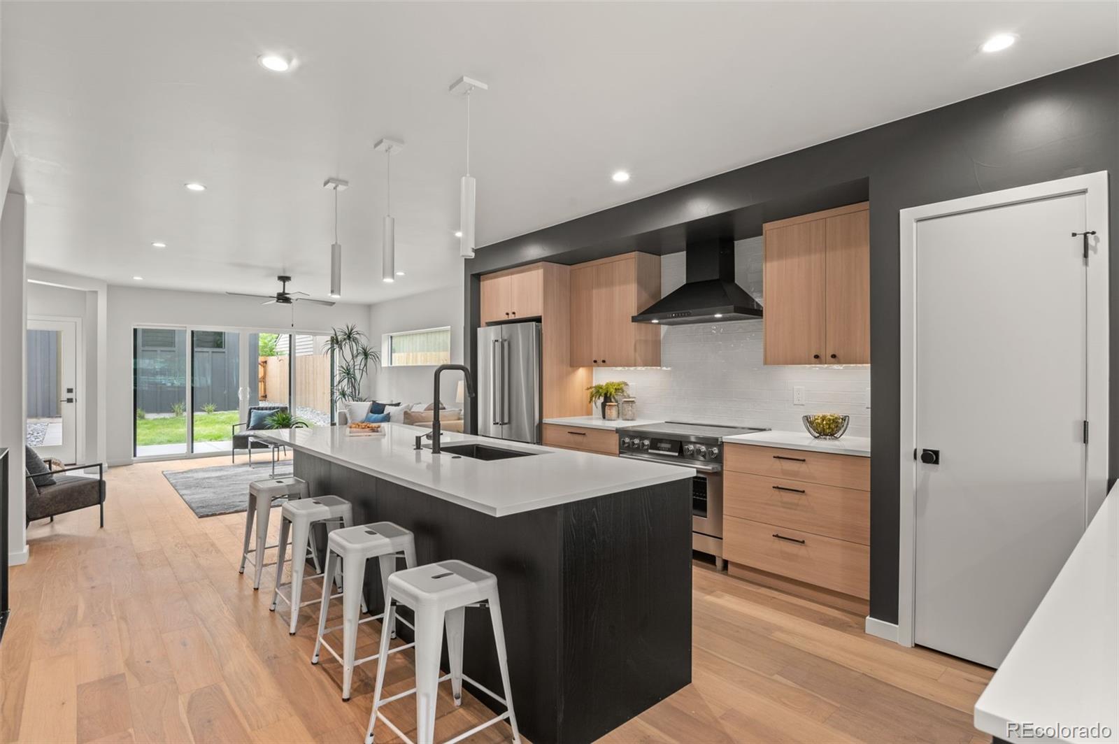 2122 S Cherokee Street