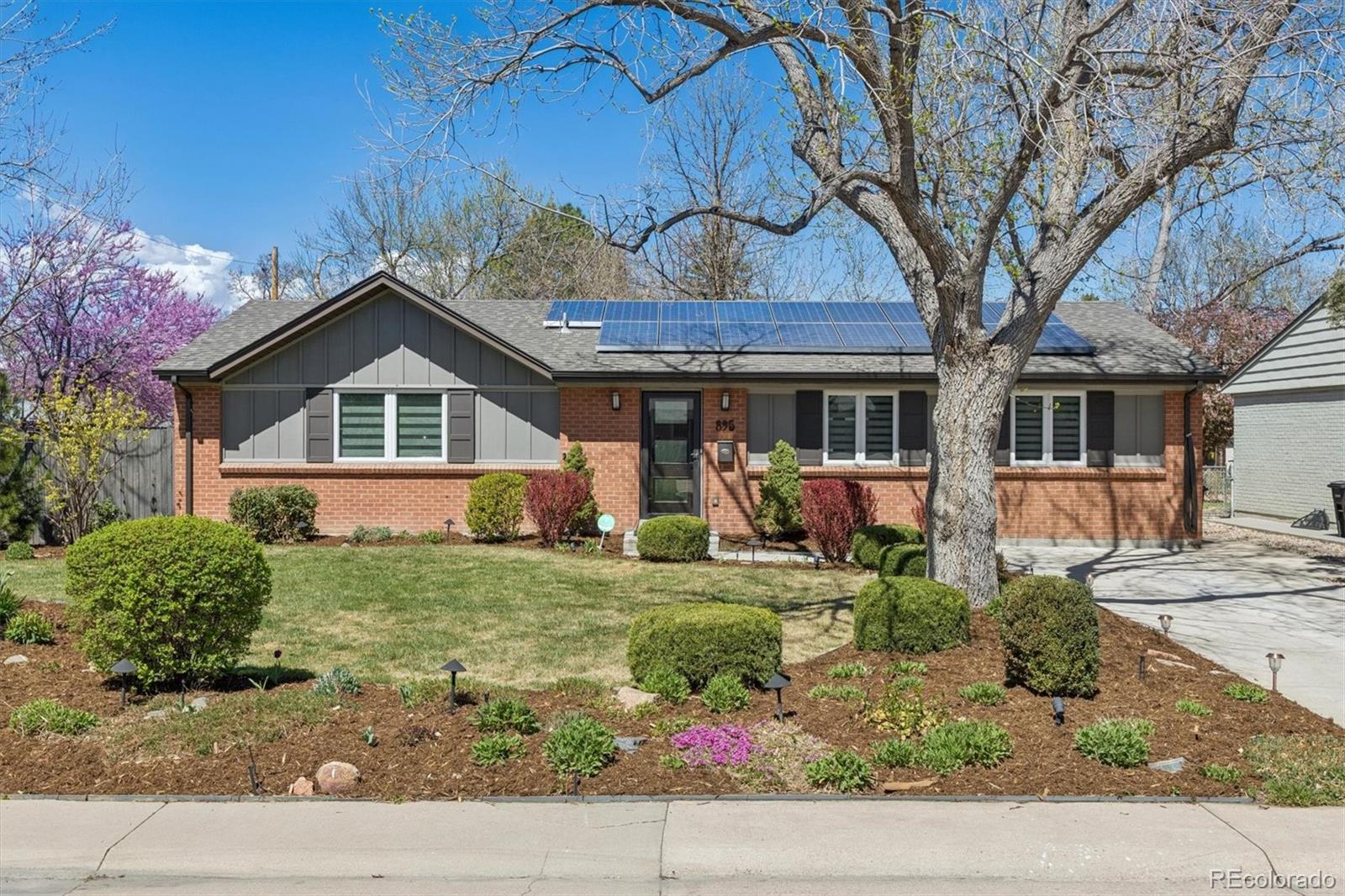 895 S Glencoe Street