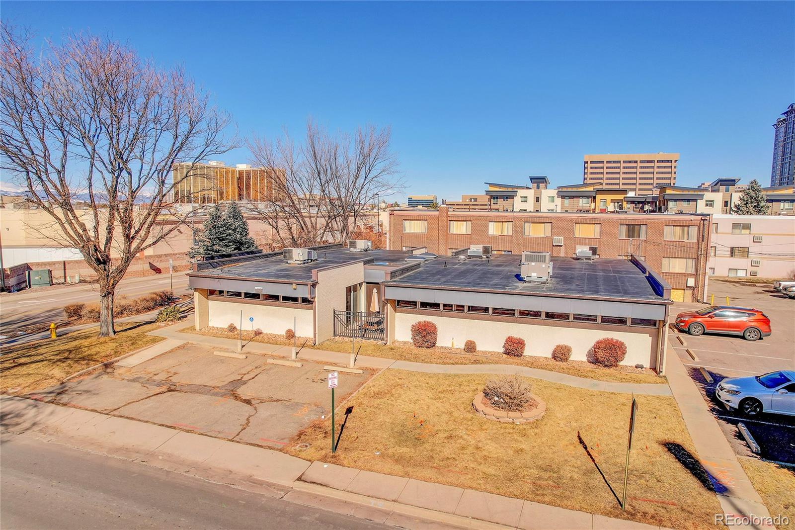 4411 E Kentucky Avenue