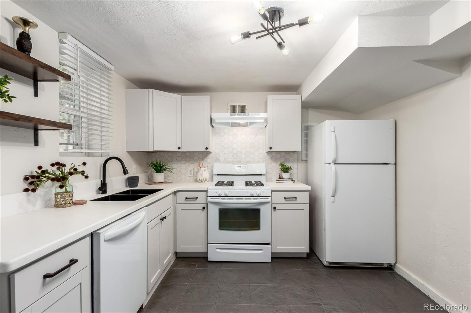 1284 Columbine Street Unit: 002
