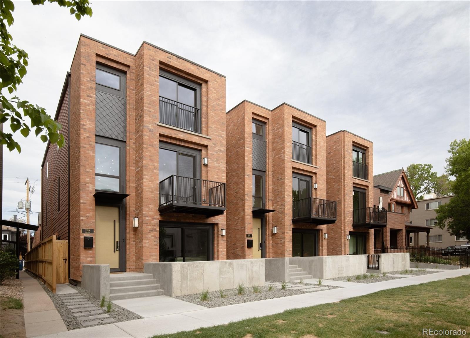 1749 N William s. Street Unit: 1