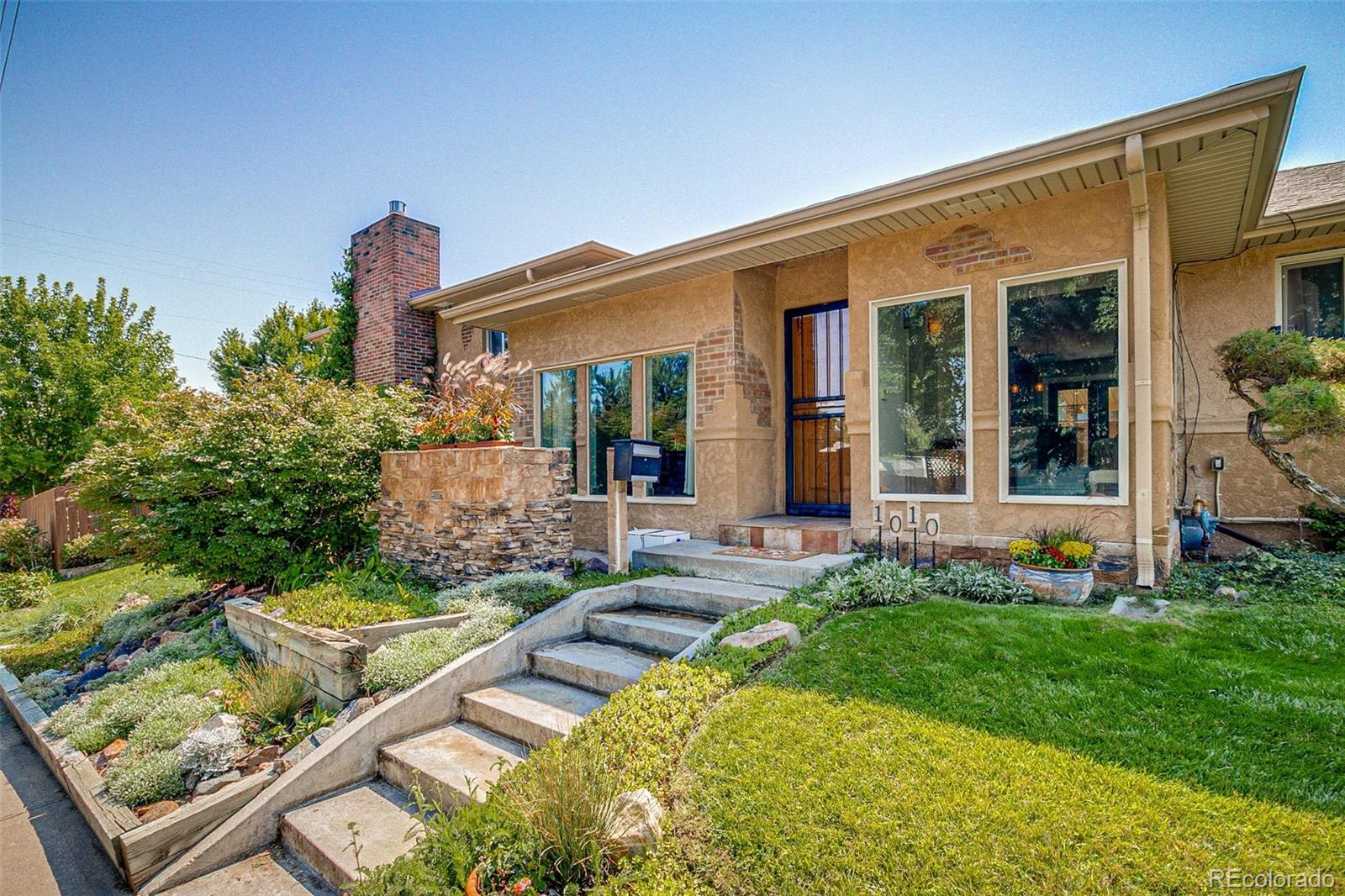 1010 E Dartmouth Avenue