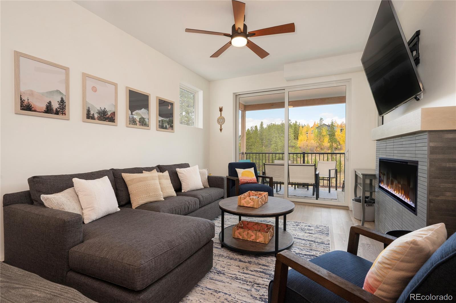 421 W Meadow Mile Unit: 4