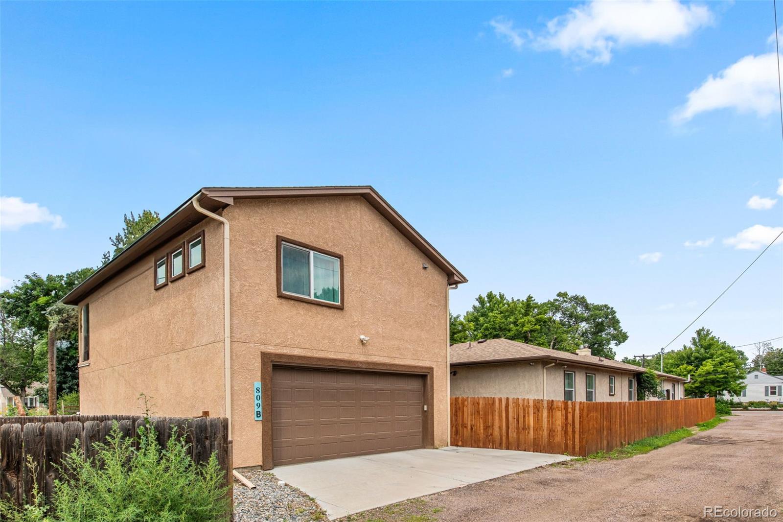 809 E Columbia
