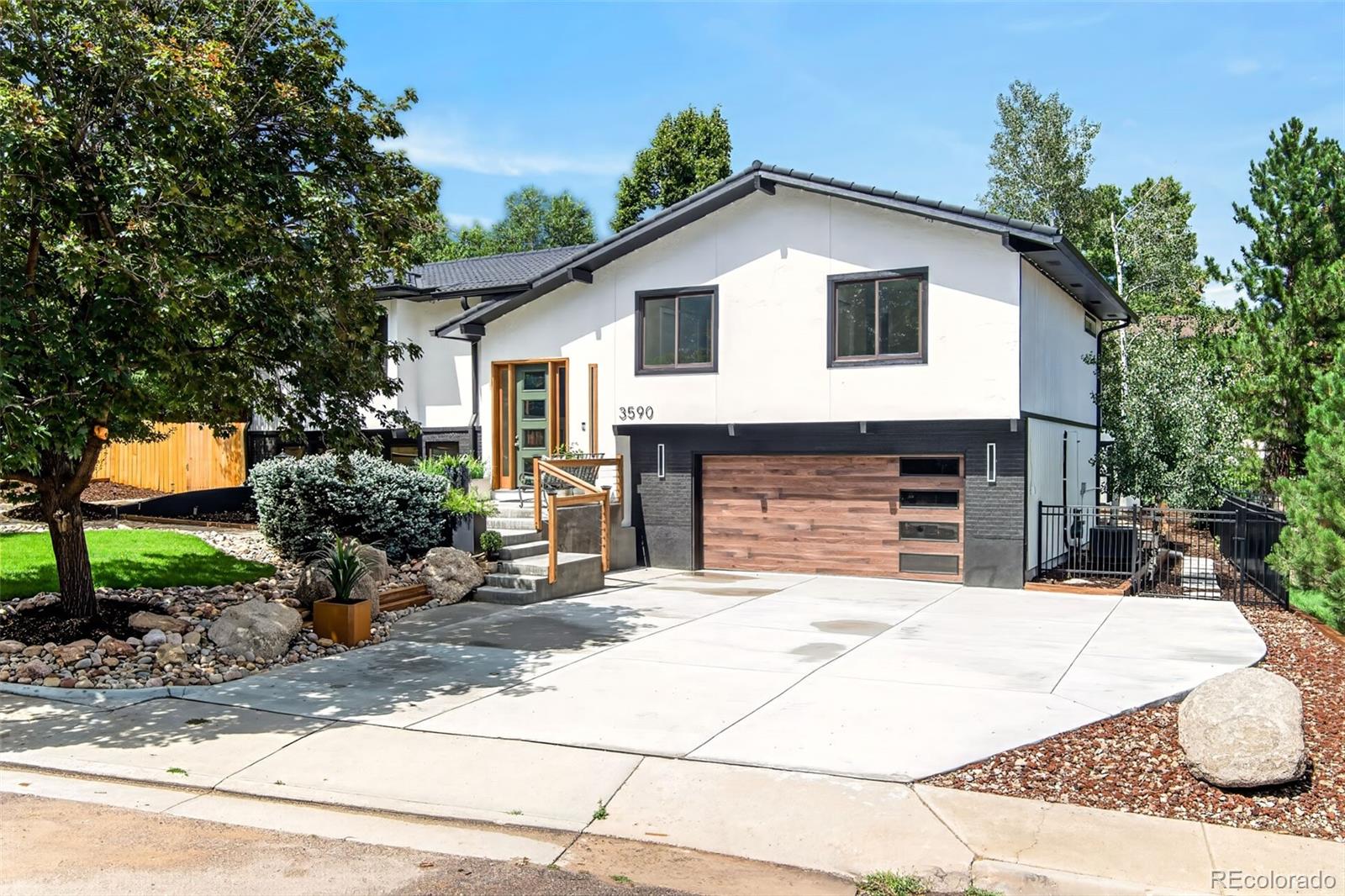 3590 Clubheights Drive