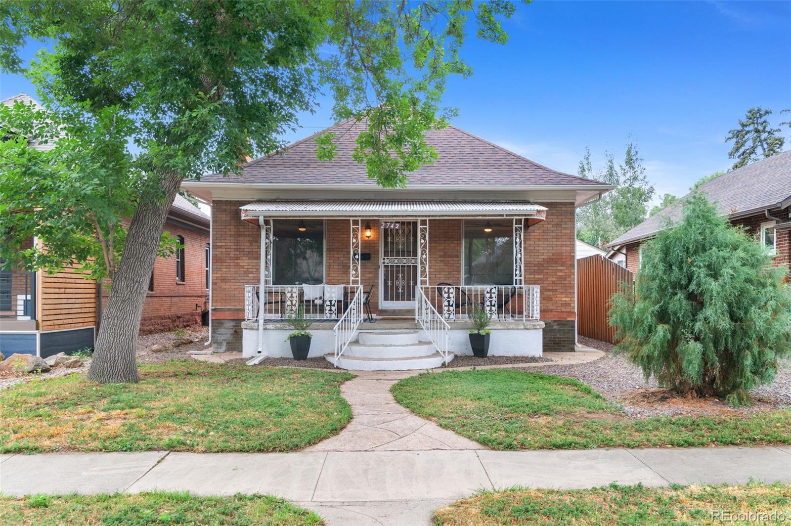 2742 W Denver Place