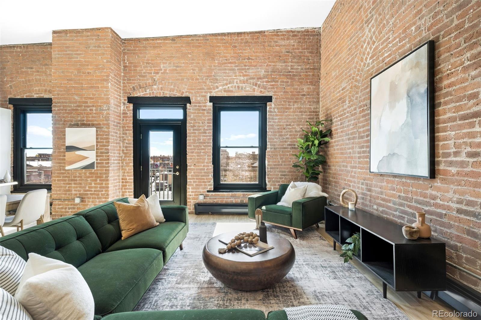 2560 Blake Street Unit: 402