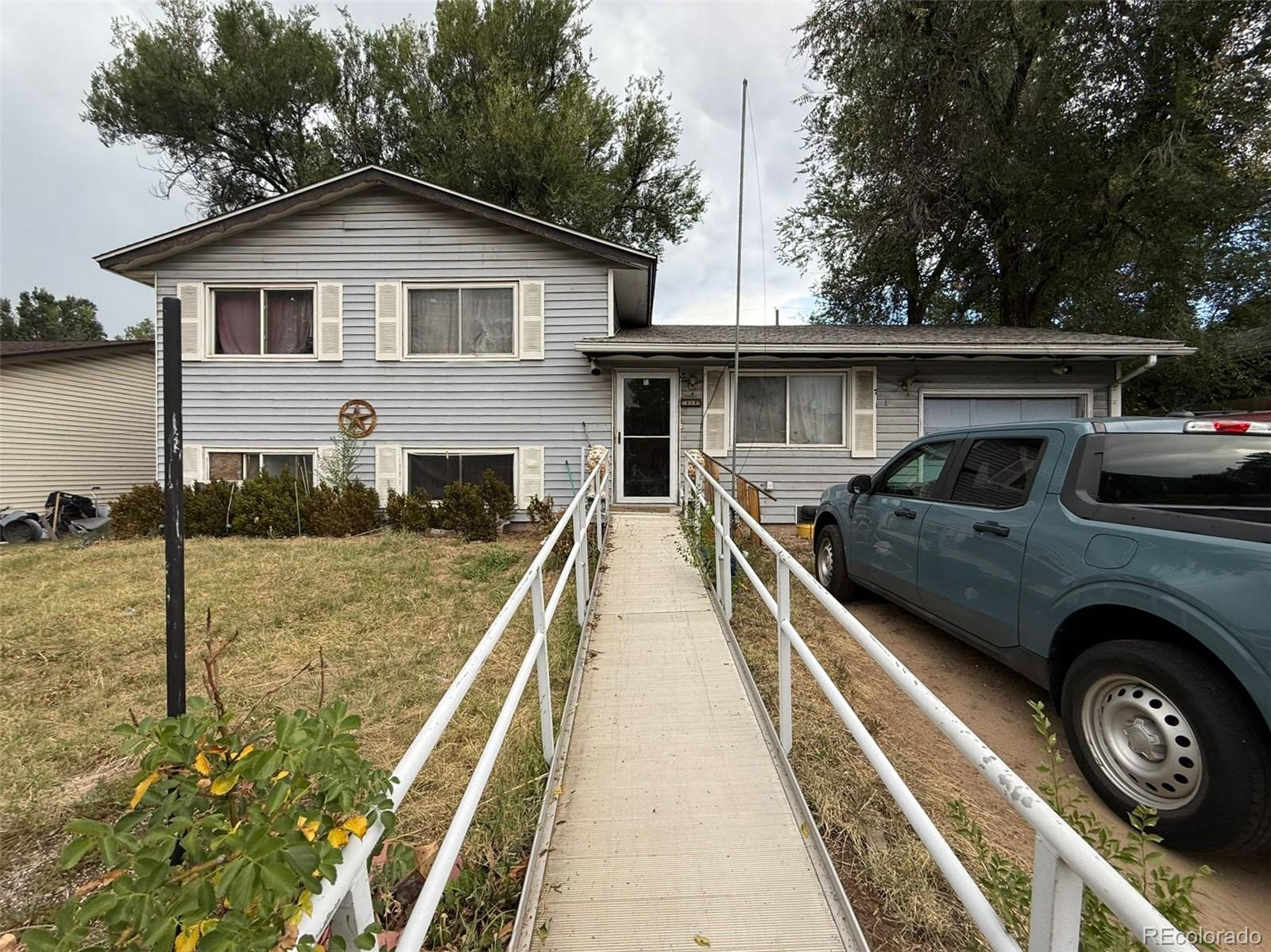 818 S Circle Drive