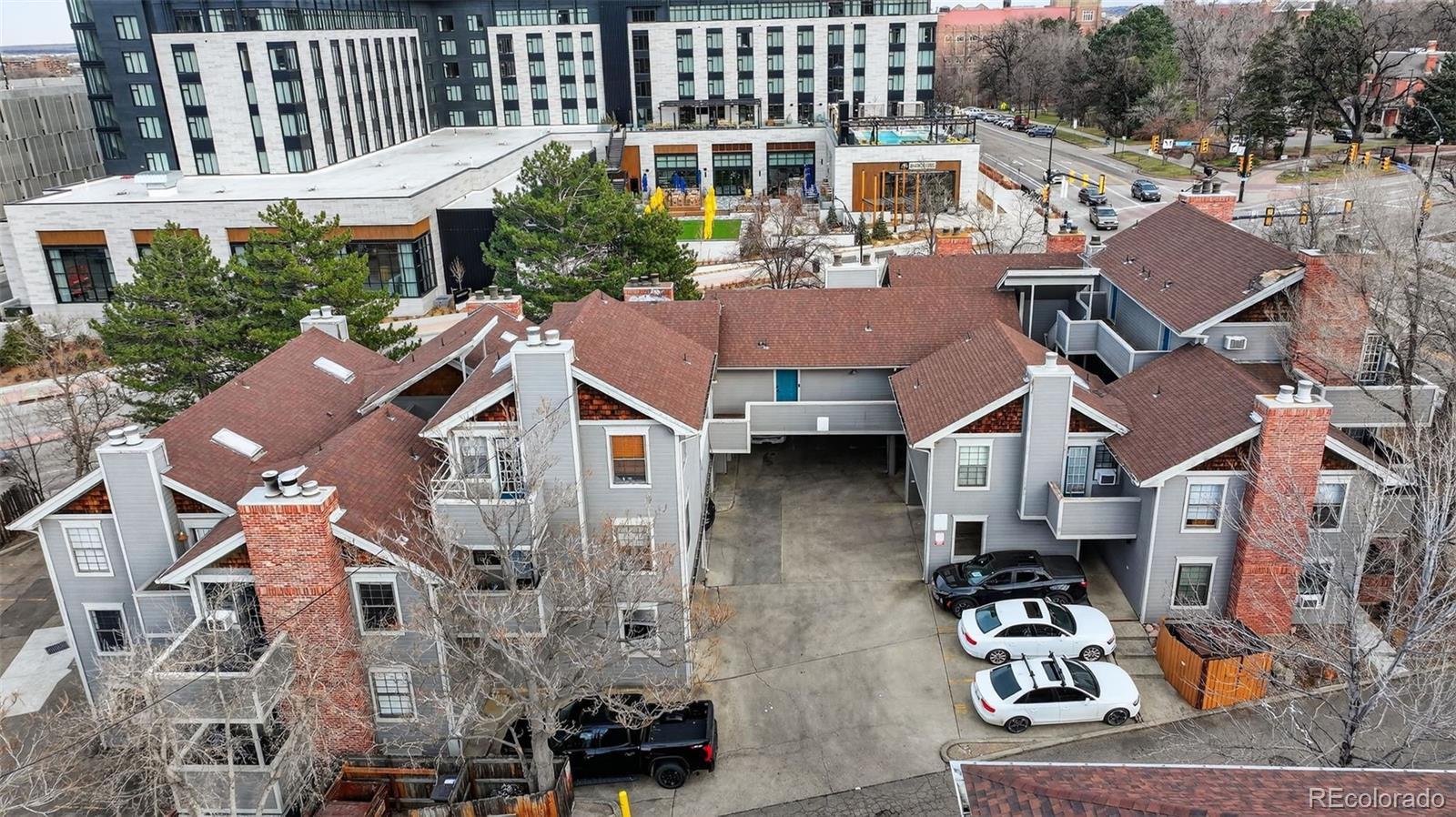 1405 Broadway Unit: 307