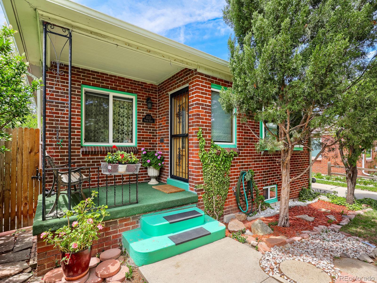 1535 Poplar Street