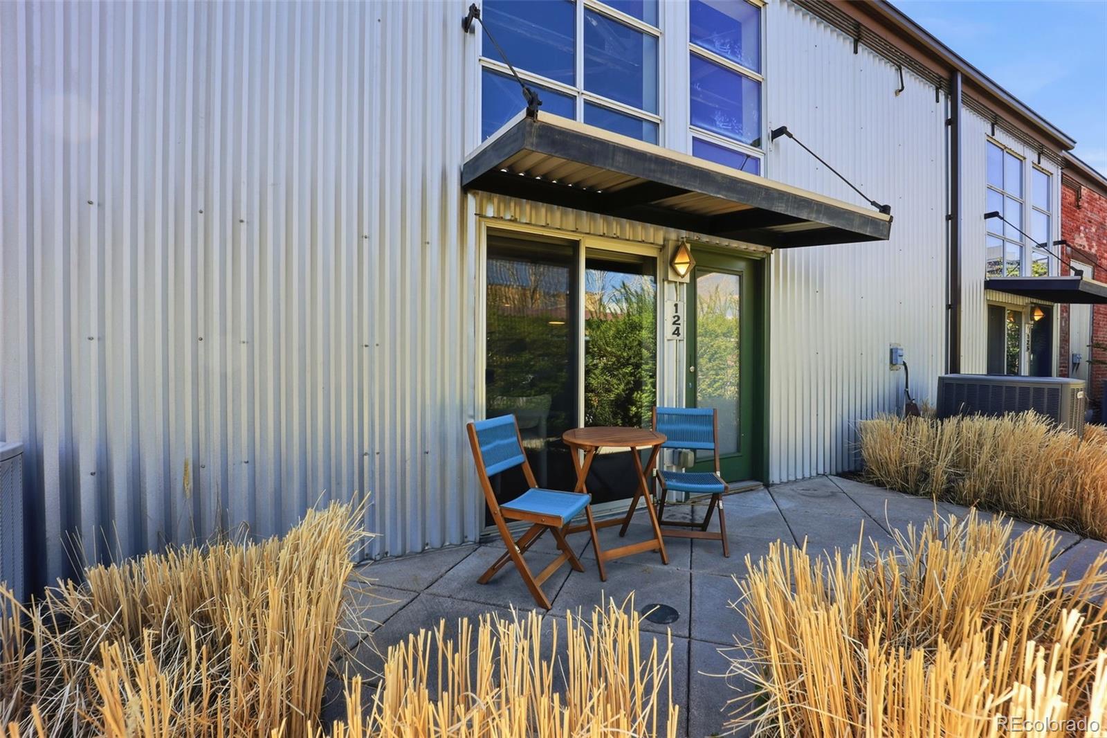 3033 Blake Street Unit: 124