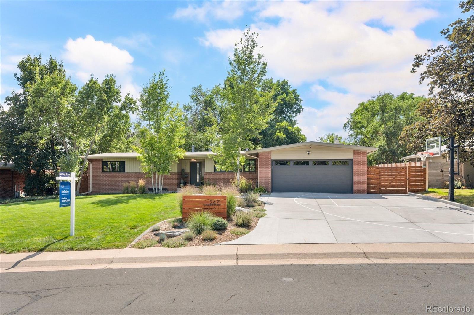 2471 S Jasmine Place
